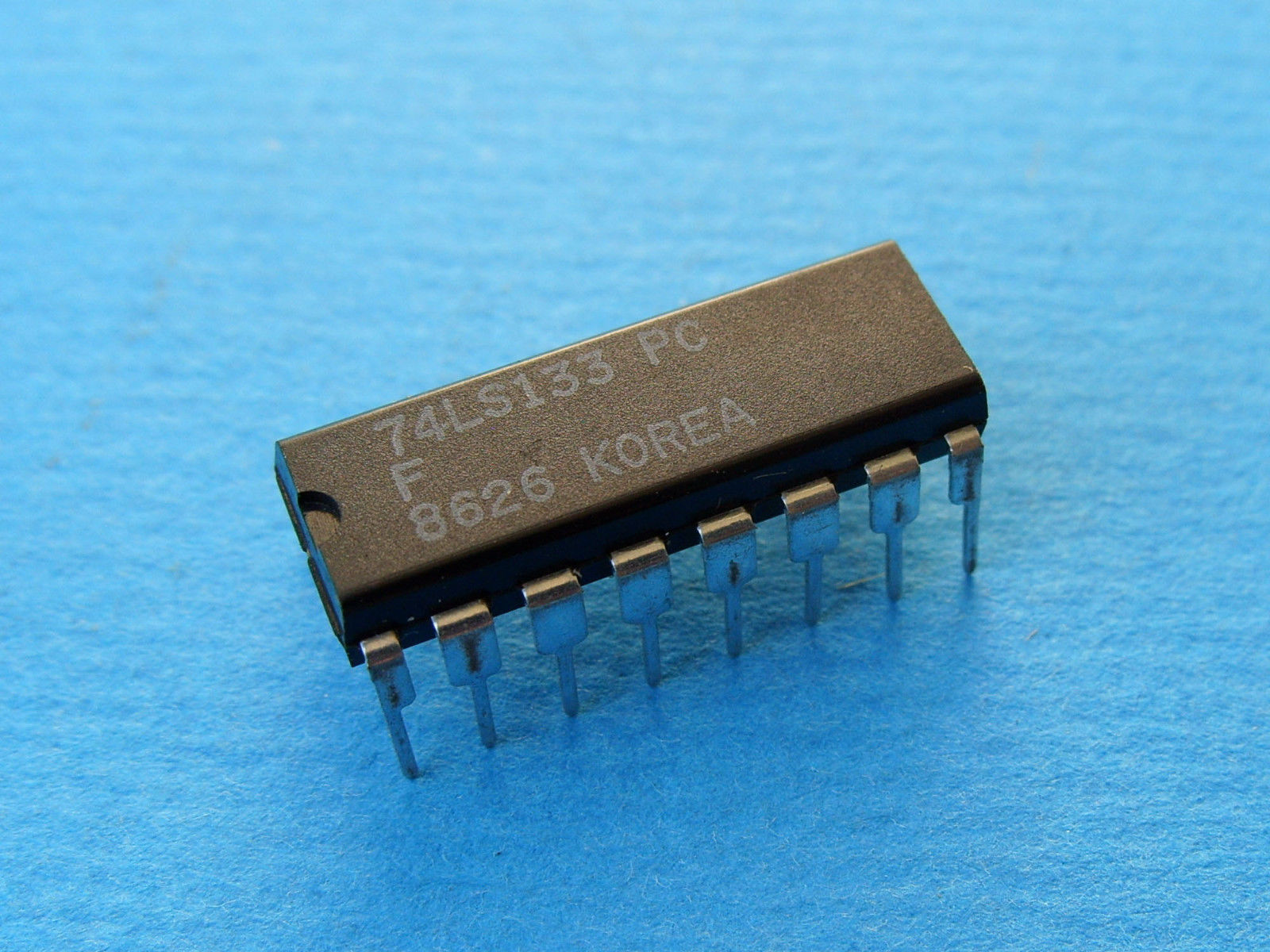 74133 DIP 13-Input NAND Gate
