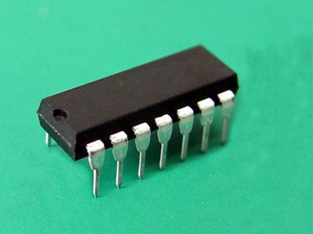 7420 DIP Dual 4-Input NAND Gate - Image 3