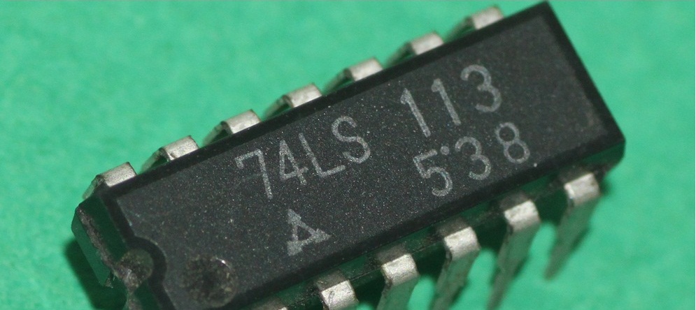 74113 DIP Dual J-K Negative-Edge-Triggered Flip-Flop With Preset